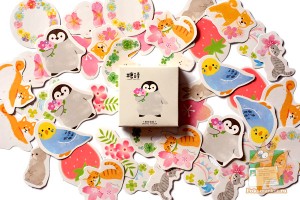 Набор из 45 наклеек: Животные с цветами