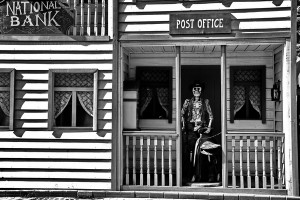 Открытка: Потусторонняя почта