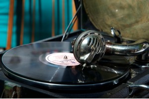 Открытка: Патефон