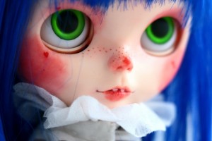 Открытка: Наивная кукла