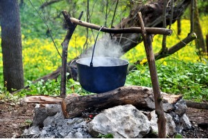 Открытка: Походный котелок