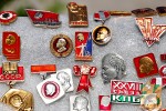 Открытка: Советские значки