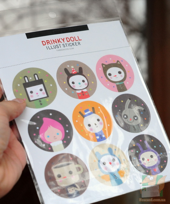 Круглые наклейки с кошками и куклами